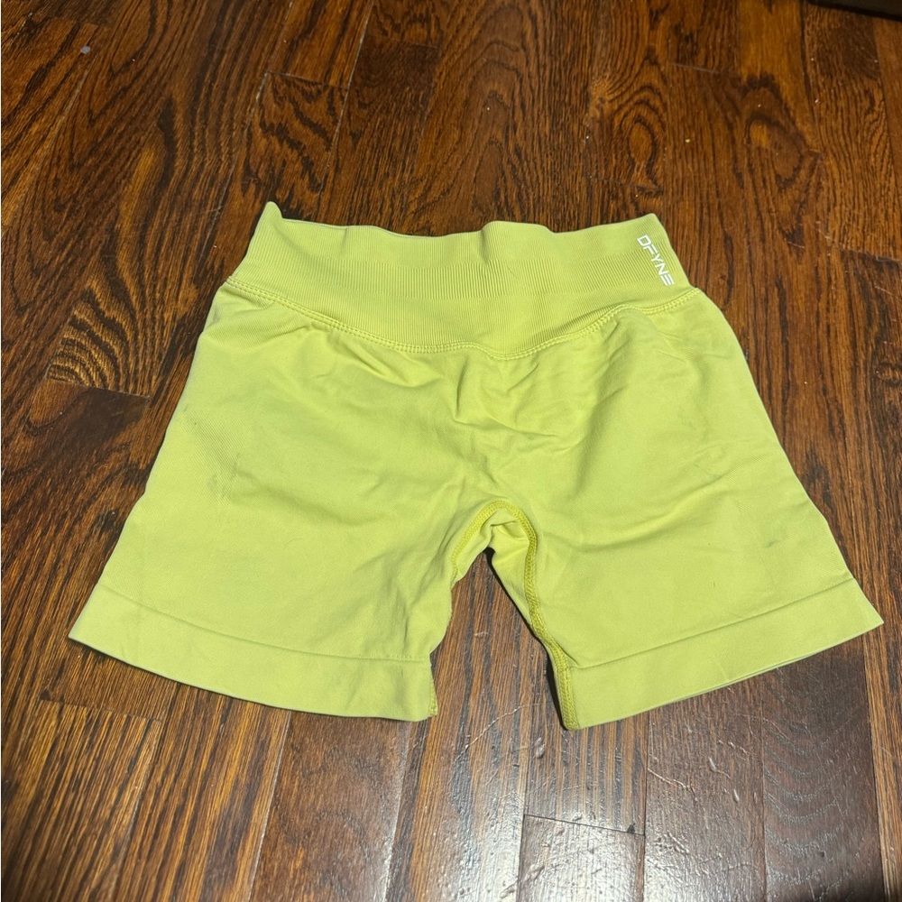 DYFNE IMPACT yellow Shorts